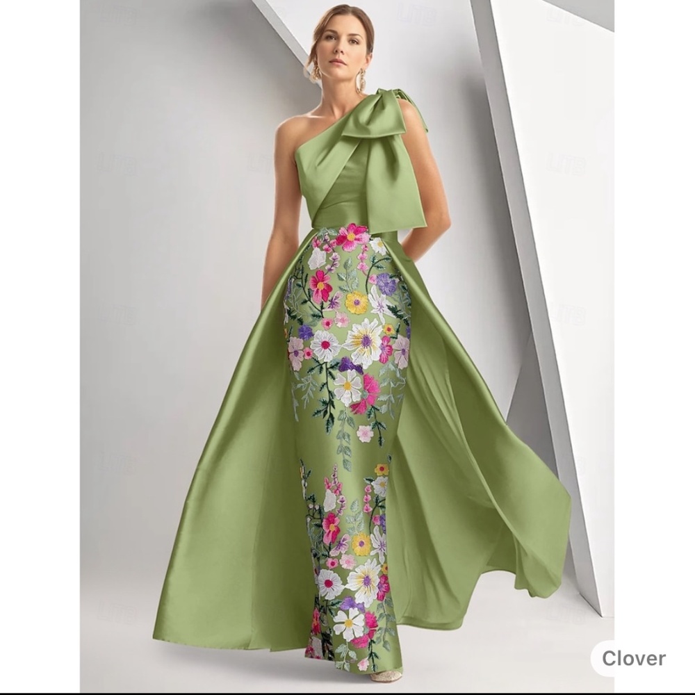 Green Floral Embroidered A-Line Evening Gown US 14 XL